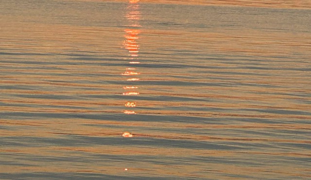 WOW WOW WOW…… best SUNSET ever, this is the cutest little cottage ever…