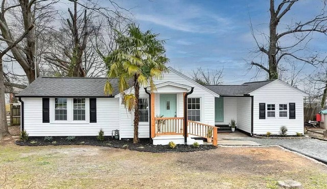 Wowza Wilburn - 2 bedroom cutie near downtown GVL!