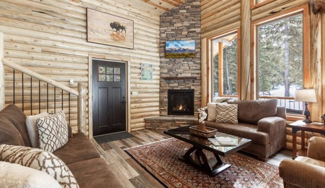 Wrangler Retreat | Pond, Rodeo, Sleeps 10, Horses