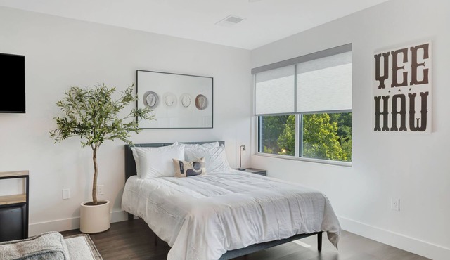 Wranglers Rest: Brand Studio Apartment!