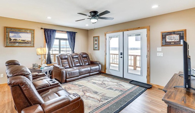 Wraparound Deck Newly Built Home in Grangeville!