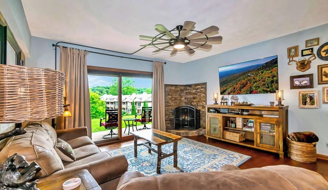 Wren 103 | Fireplace, Restaurant, Pool, Spa