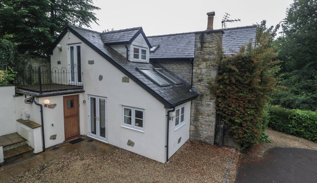 WREN COTTAGE, family friendly, character holiday cottage in Goodrich