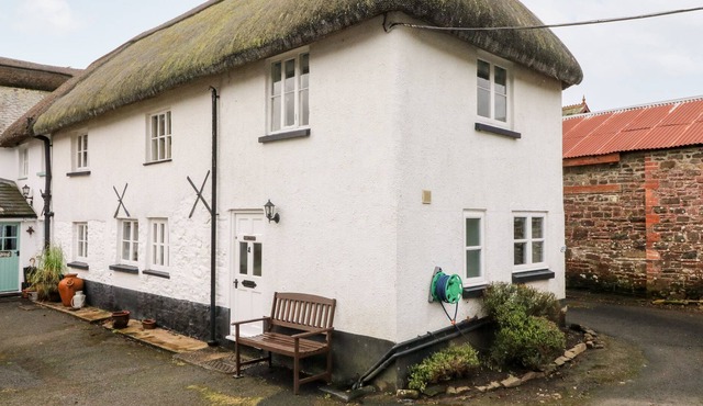 WREN COTTAGE, pet friendly, with a garden in Chulmleigh