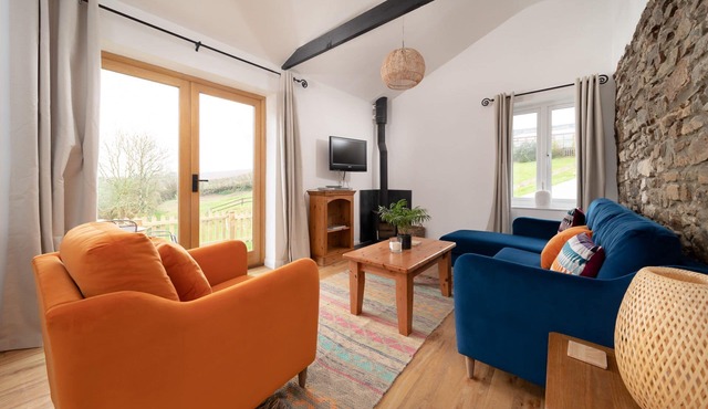 Wren Cottage - Sleeps 4 with a pool & games room