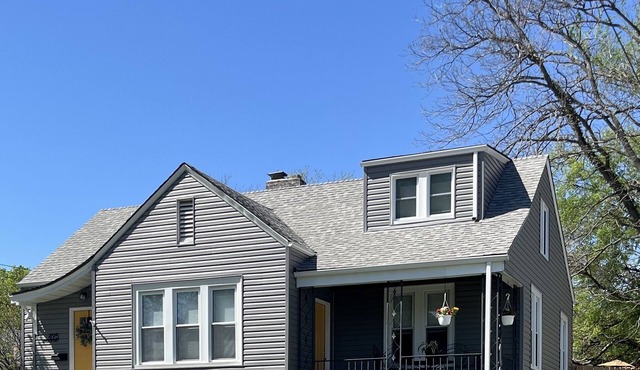 Wren’s Hideaway Sleeps 8 Historic downtown neighborhood Charming & Relaxing