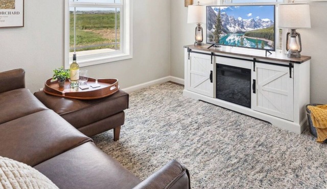 Wright House | Country Retreat w/Spa, EV + Garage