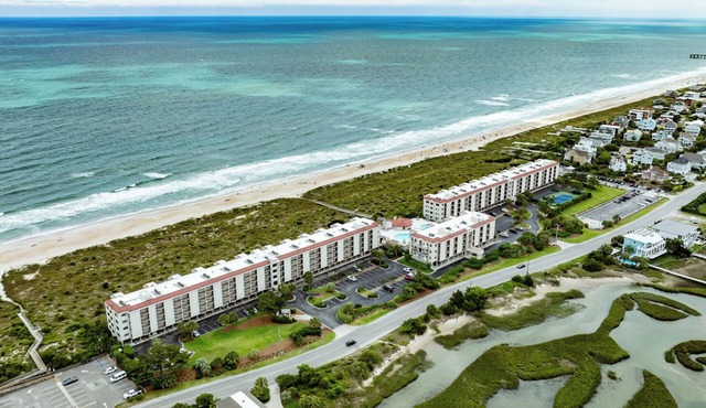 Wrightsville Oceanfront Condo: Pool, Ocean Views, Beach Access