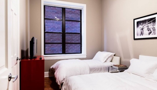 Wrigley Field Stadium Suite 4 Bedroom 2 Bathroom