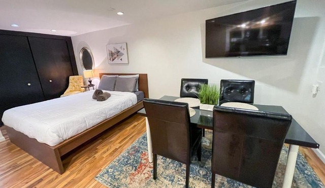 Wrigley Garden Unit