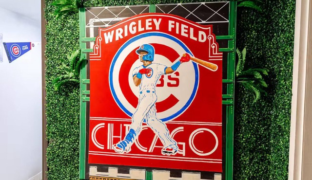 Wrigleyville Oasis Modern Comfort Steps from Wrigley Field