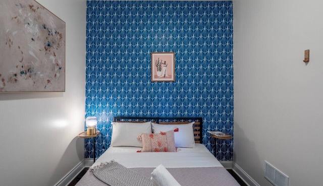 Wrigleyville Suites Room 4