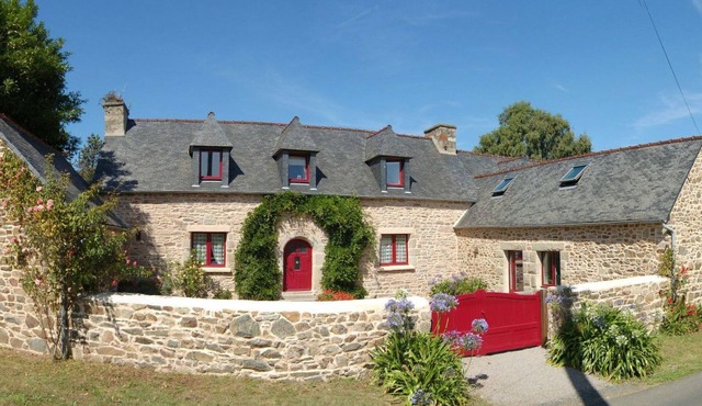 Wunderschönes Haus mit Garten in Lézardrieux by Interhome