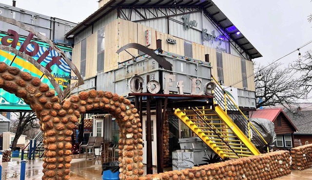 WW Military Tribute Tiny House|Medicine Pk StayADA