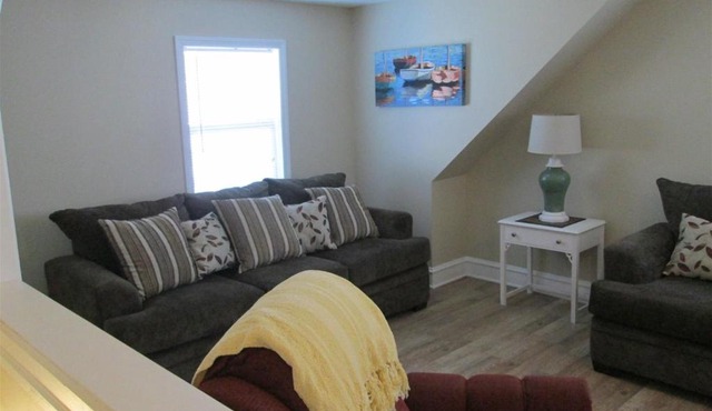 WW242 East Hand Avenue, 2nd Floor