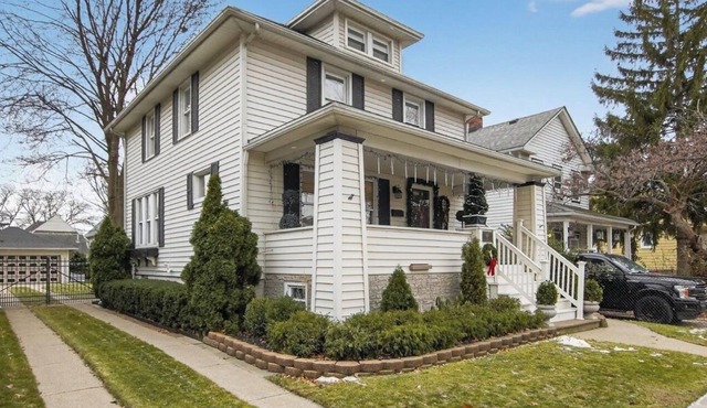 Wyandotte Gem - Sleeps 5 - Close to Water + Dining