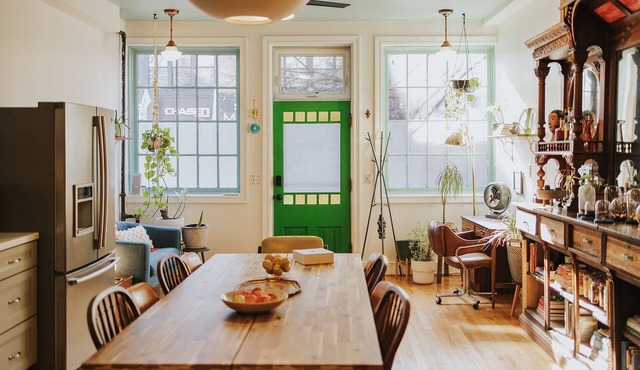 Wyatt's Saloon Guest House 2