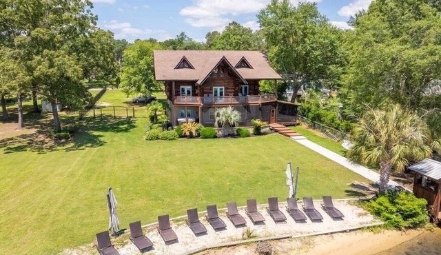 Wyboo Lakefront Premier: Log Cabin on the Water!