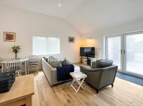 Wyn Shiels Hide Away