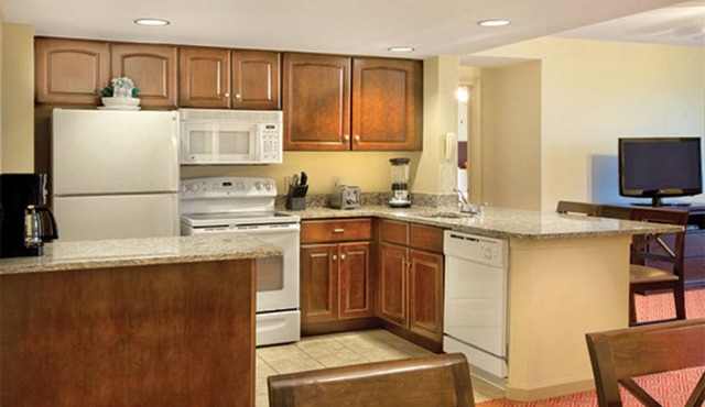 Wyndham Old Town Alexandria, 2 Bedroom Deluxe Condo, Free WiFi