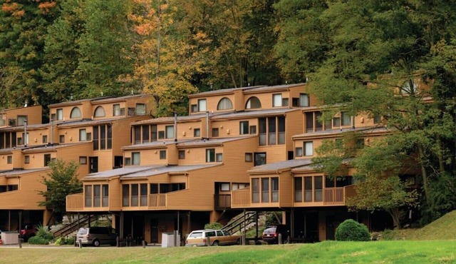 Wyndham Shawnee Village | 2BR/2BA Balc Queen Suite