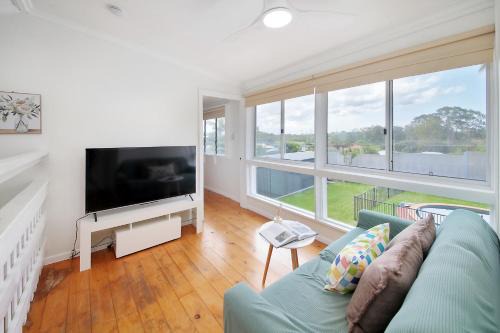 Wynnum Coastal Cottage