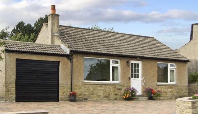 WYNNVILLE, with a garden in Embsay