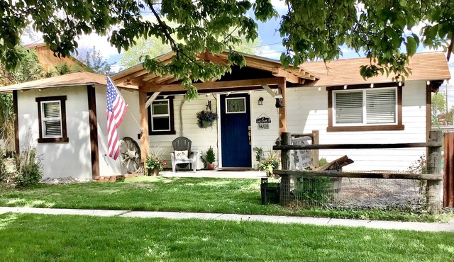 “WYNOT BUNKHOUSE”, Western class in a quaint backyard retreat