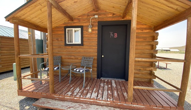 Wyo Cabin B Western Hills Campground