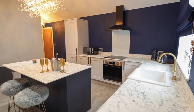 WYSTERIA, family friendly, luxury holiday cottage in Willerby