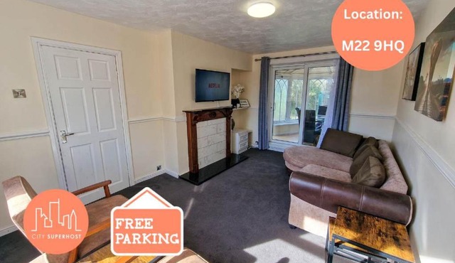 Wythenshawe 3 bed Family Home by City SuperHost