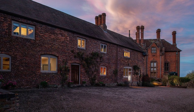 Wyvern House - Luxury Cottages