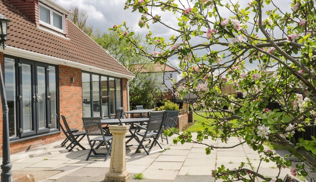 WYVILL HOUSE, family friendly, luxury holiday cottage in Cayton