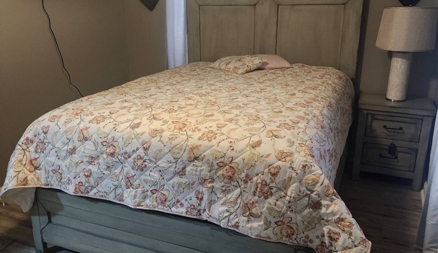 X Marks the Spotn3 Bedrooms, 4 Beds, 1 bathroom House. Newly remodeled.