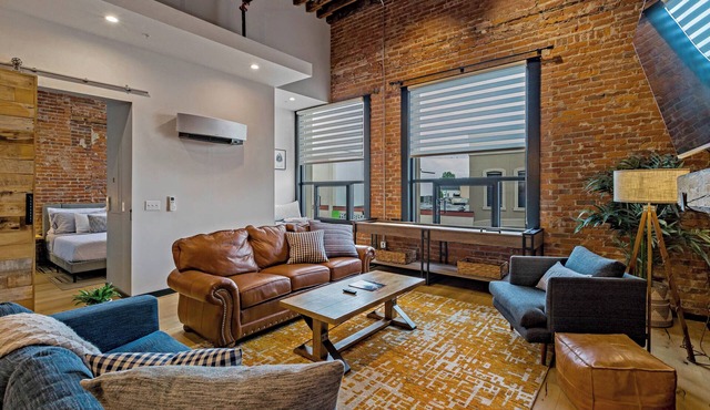 XCHNG King Bed Luxury Downtown, XCHNG. Industrial Executive Loft w/King Bed