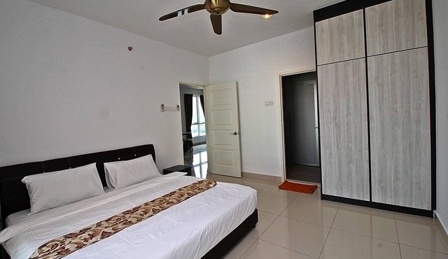 XI) New 2 Rooms Suite In George Town