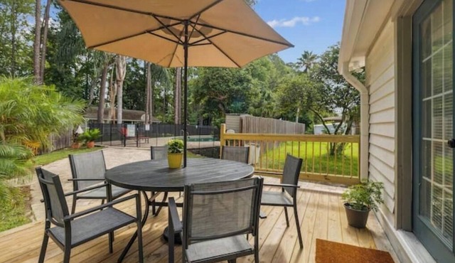 XL family home, Pool, Private 1 acre