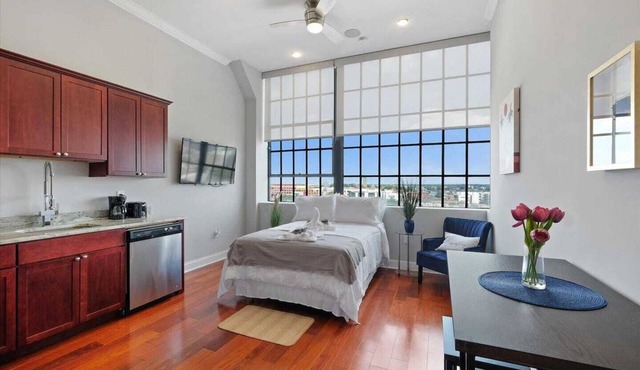 XL Studio - Luxury Studio Near Center City