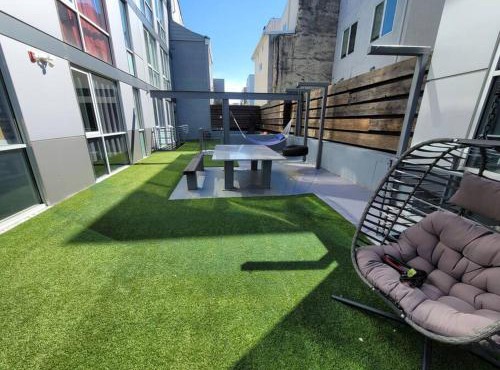 XL Two Story Luxury Unit with FREE Street Parking!