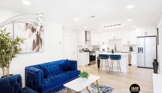 Xlnc Home 3bed2bath by sdstay