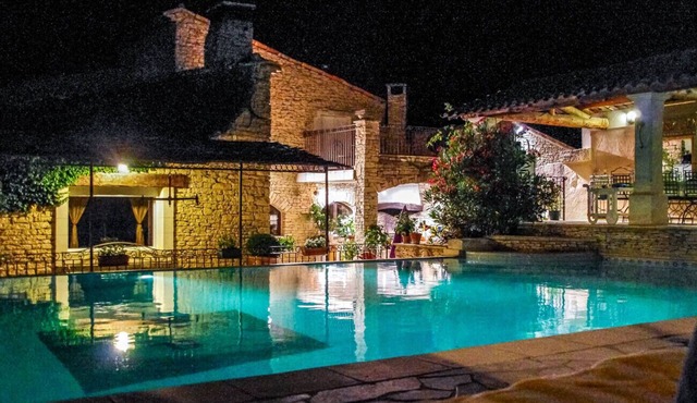 xury country house in Orgon, Alpilles, with exceptional pool area