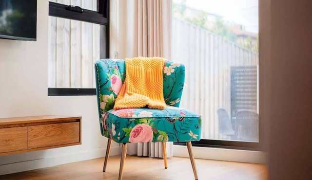 XV - Sun Soaked Ultimate Bentleigh Convenience