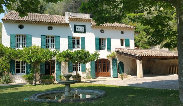 XVIII Bastide in Aix-en-Provence, with heated pool