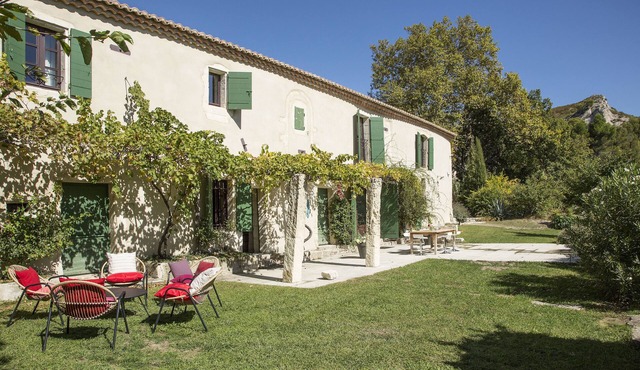 XVIIIth Century fully renovated Provencal farmhouse in Maussane-les-Alpilles