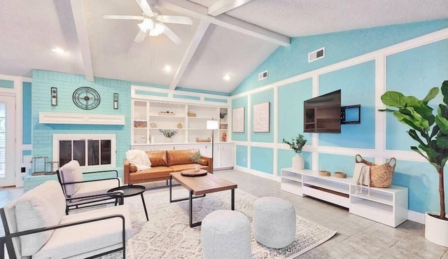 XVP1 - Bankside · Quiet Location|Full Kitchen|Parking|Cute Backyard