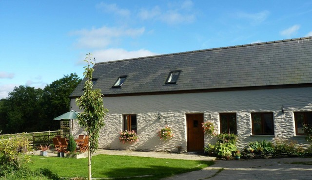 Y Beudy, Crymych - Three Bedroom Cottage, Sleeps 7