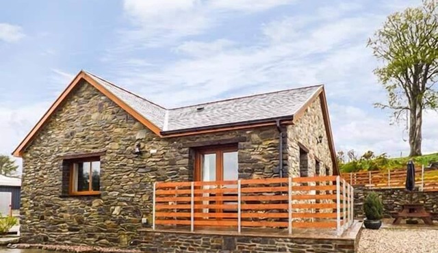 Y BWTHYN, pet friendly, country holiday cottage in Pontrhydfendigaid