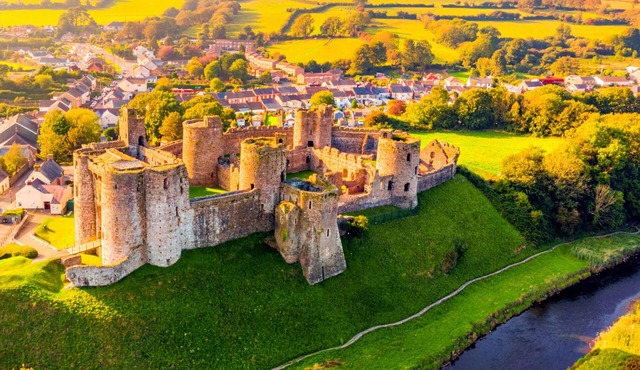 Y Felin is ideally situated to explore Carmarthenshire's beaches and castles.