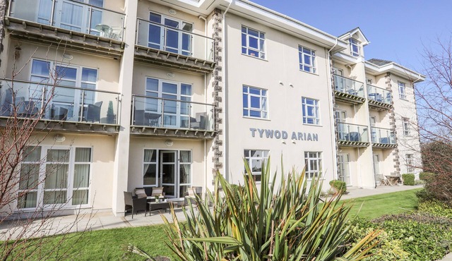 Y GYFRINACH, pet friendly, country holiday cottage in Morfa Nefyn