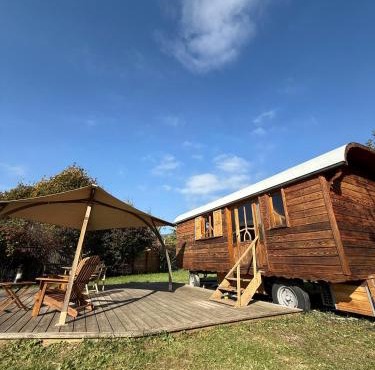 Y Hôtes - La Roulotte de la Lierre